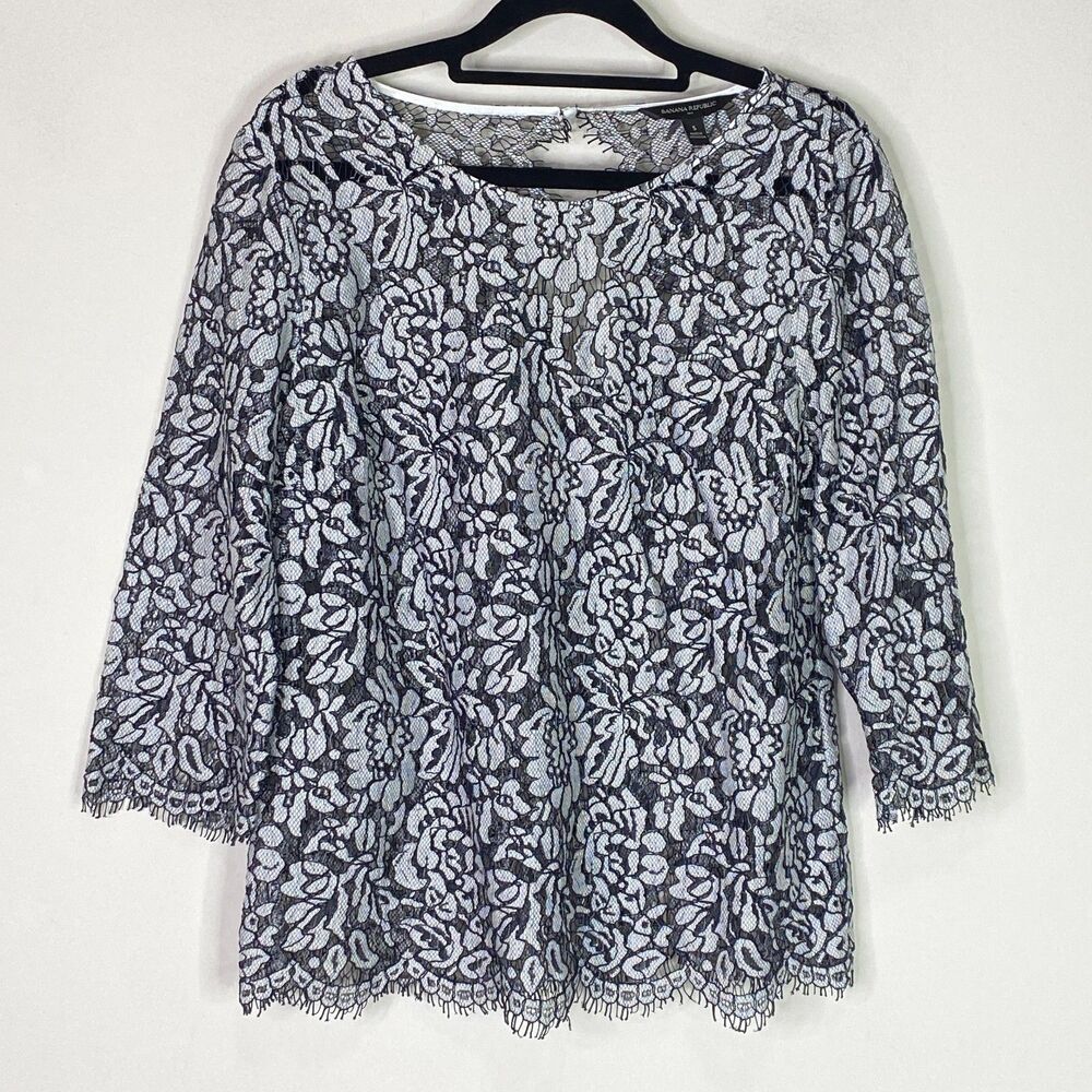 Banana Republic Lace 3/4 Sleeve Key Hole Back Semi Sheer Top Women's Size Small